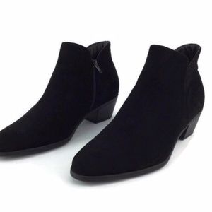 Forever 21 Block Heeled Ankle Boots/Booties